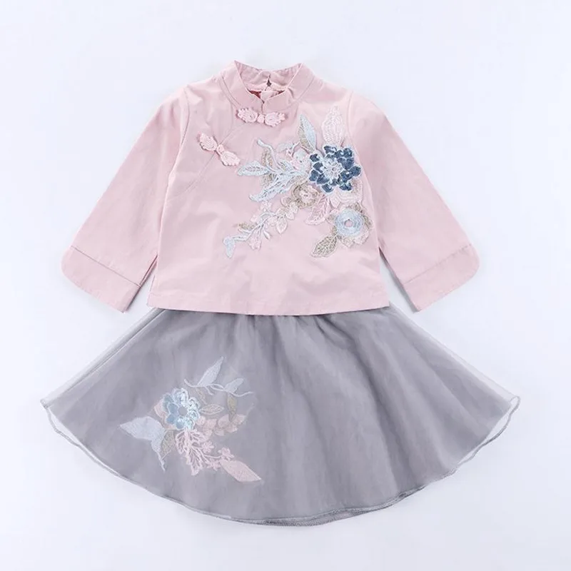 DFXD Children Girls Clothing Set 2018 Autumn Chinese Style National Wind Pink Long Sleeve Flower Embroidery Top+Mesh Skirt 2pc
DFXD Children Girls Clothing Set 2018 Autumn Chinese Style National Wind Pink Long Sleeve Flower Embroidery Top+Mesh Skirt 2pc