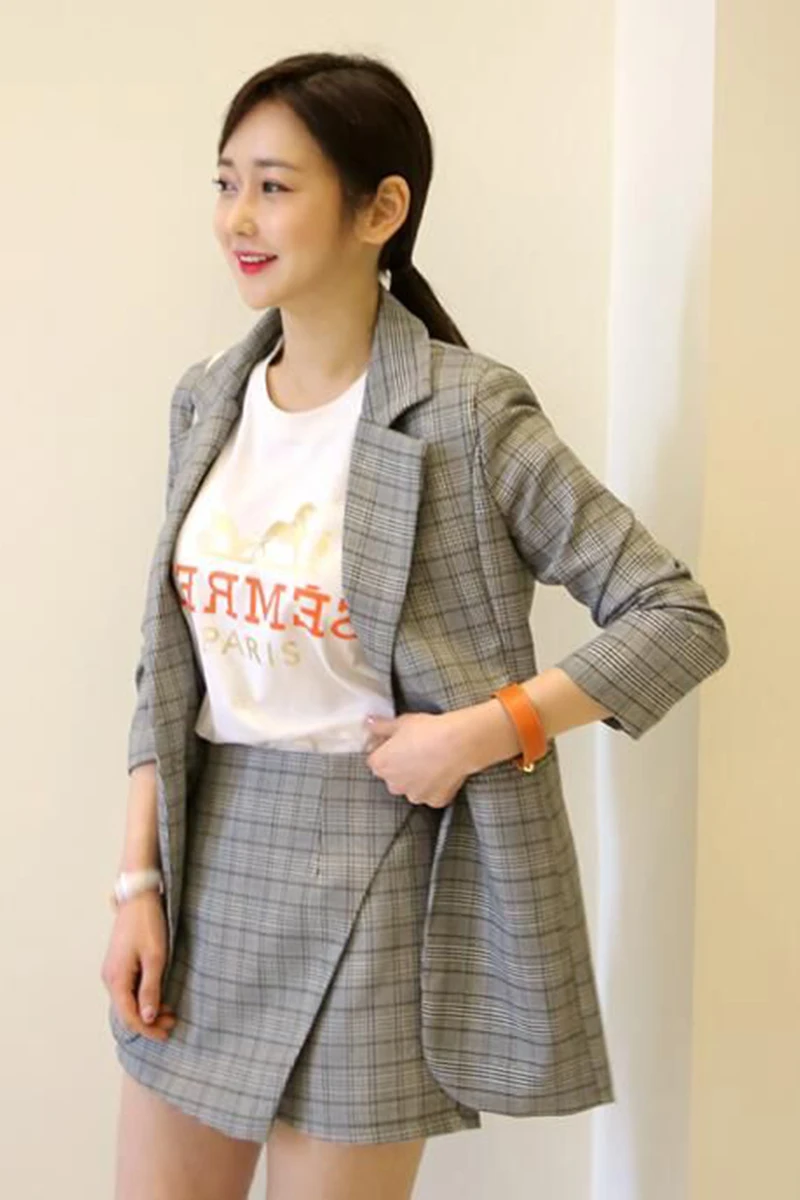 Women Business Suits Formal Office Uniform Designs Skirt Suits Work 2 Piece Set Women Double-breasted Blazer Stripe + Mini Skirt
Women Business Suits Formal Office Uniform Designs Skirt Suits Work 2 Piece Set Women Double-breasted Blazer Stripe + Mini Skirt