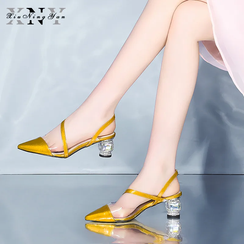 2019 Superstars Women Sandals Pointed Toe Sandals Natural Leather Retro Slingback Metal Strange Heels Party Dress Shoes Woman
2019 Superstars Women Sandals Pointed Toe Sandals Natural Leather Retro Slingback Metal Strange Heels Party Dress Shoes Woman