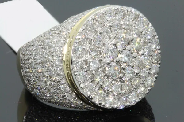 Yellow Gold Color Men's Ring Europe and America Full micro-inlaid Zircon Ring Luxury Rings for Men Women Fashion Jewelry
Yellow Gold Color Men's Ring Europe and America Full micro-inlaid Zircon Ring Luxury Rings for Men Women Fashion Jewelry