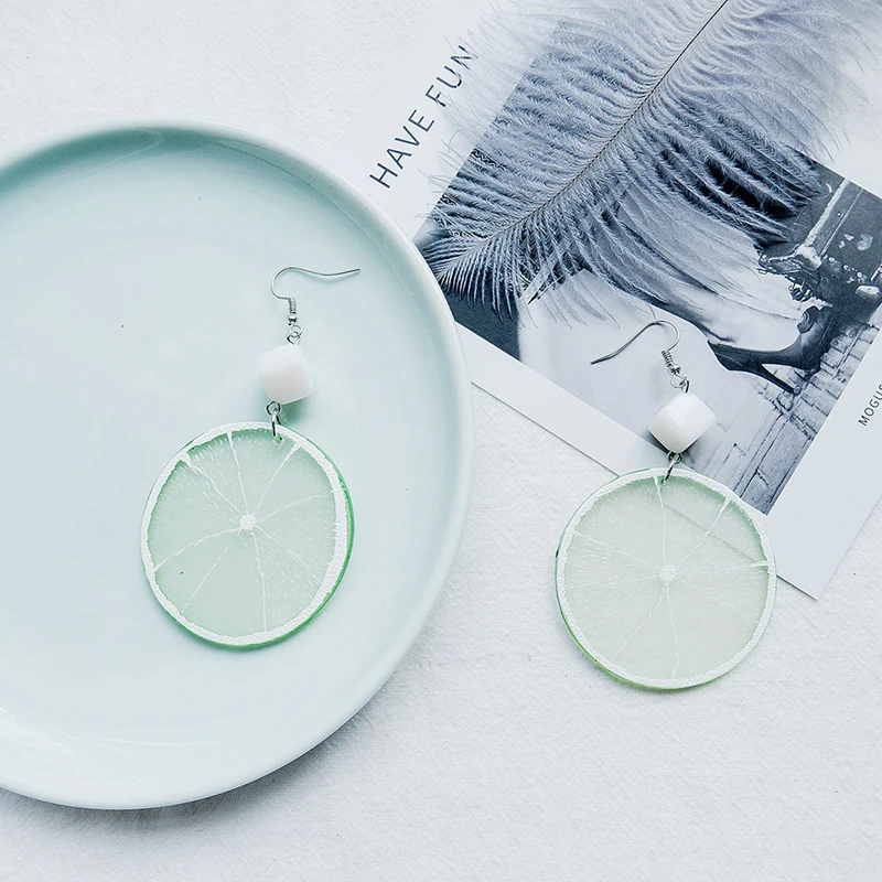1 pair Fruit Lemon Drop Earrings Exquisite Lime Pendant Ins Cold Wind Dangle Earrings Simple Personality Fun Fruit Earrings
1 pair Fruit Lemon Drop Earrings Exquisite Lime Pendant Ins Cold Wind Dangle Earrings Simple Personality Fun Fruit Earrings