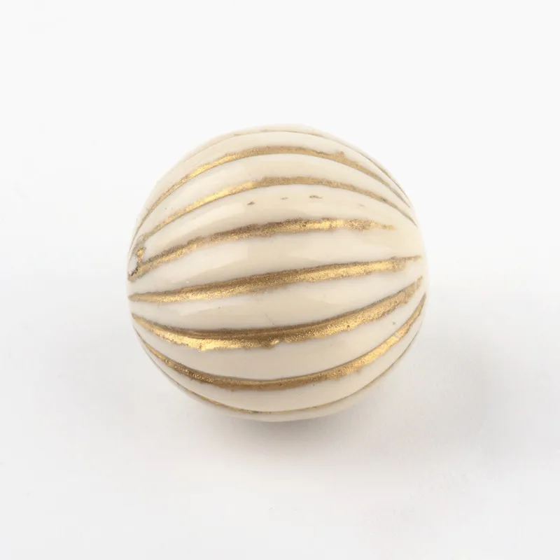 500g 900pcs 10mm Black Beige Golden Metal Enlaced Round Plating Acrylic Beads for Jewelry Making DIY Bracelet 10x9.5mm Hole: 2mm
500g 900pcs 10mm Black Beige Golden Metal Enlaced Round Plating Acrylic Beads for Jewelry Making DIY Bracelet 10x9.5mm Hole: 2mm