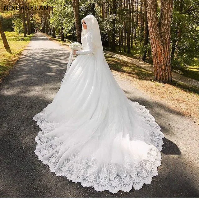 Vestido De Noiva Robe De Mariage Arabic Muslim Luxury Beautiful 80cm Long Trail Long Sleeve Hijab Wedding Dress with Veil 2023
Vestido De Noiva Robe De Mariage Arabic Muslim Luxury Beautiful 80cm Long Trail Long Sleeve Hijab Wedding Dress with Veil 2023