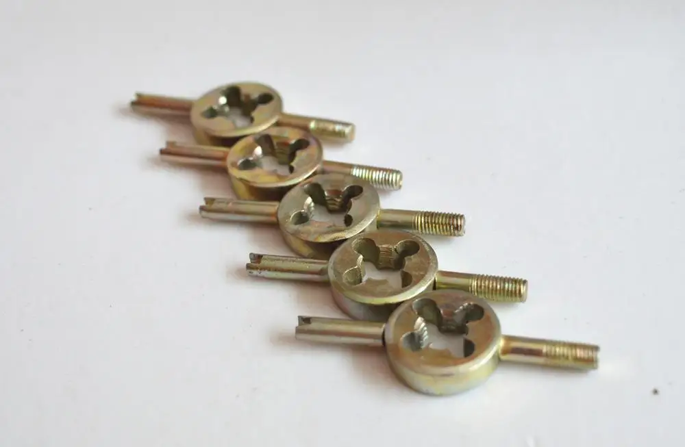 C033 5 Pcs/Lot Car Tire Tyre Repair kit Garage Tools Trim Removal Metal Valve Core Wrench Motor Tyre Valve Core Removal
C033 5 Pcs/Lot Car Tire Tyre Repair kit Garage Tools Trim Removal Metal Valve Core Wrench Motor Tyre Valve Core Removal