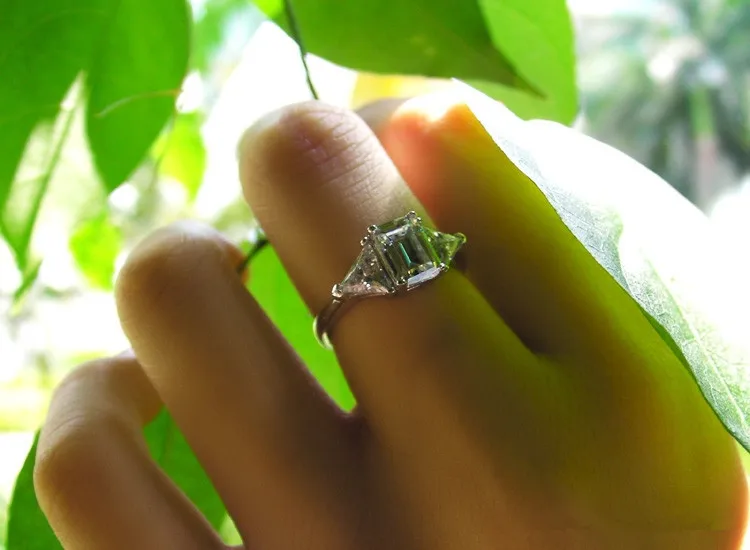 3CT Three Stones Emerald Cut Diamond Au750 White Gold Female Ring Fine Jewelry Promise Gift For Monther's Day
3CT Three Stones Emerald Cut Diamond Au750 White Gold Female Ring Fine Jewelry Promise Gift For Monther's Day