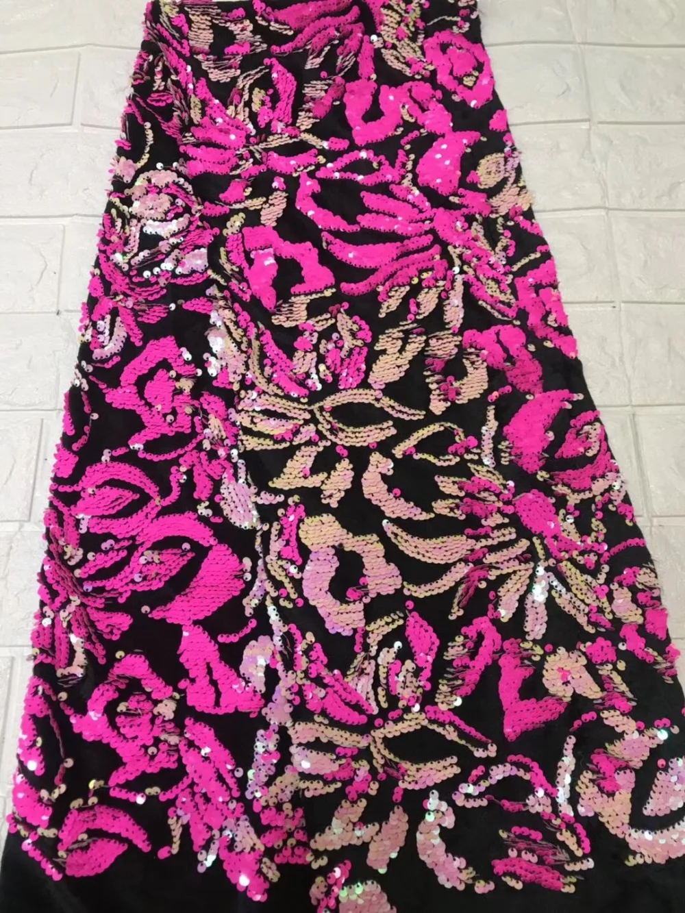 African Velvet Lace Fabric Colorful Sequins Fabrics Luxury Dresses Party Design High Quality Velvet Net Sequins Fabric Lace
African Velvet Lace Fabric Colorful Sequins Fabrics Luxury Dresses Party Design High Quality Velvet Net Sequins Fabric Lace