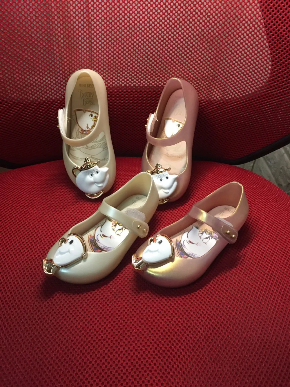 2017 New sandals summer Beauty Beast mini sed Girls Shoes Jelly Sandals Princess shoes non-slip Girls Shoes Teacup Sandals
2017 New sandals summer Beauty Beast mini sed Girls Shoes Jelly Sandals Princess shoes non-slip Girls Shoes Teacup Sandals