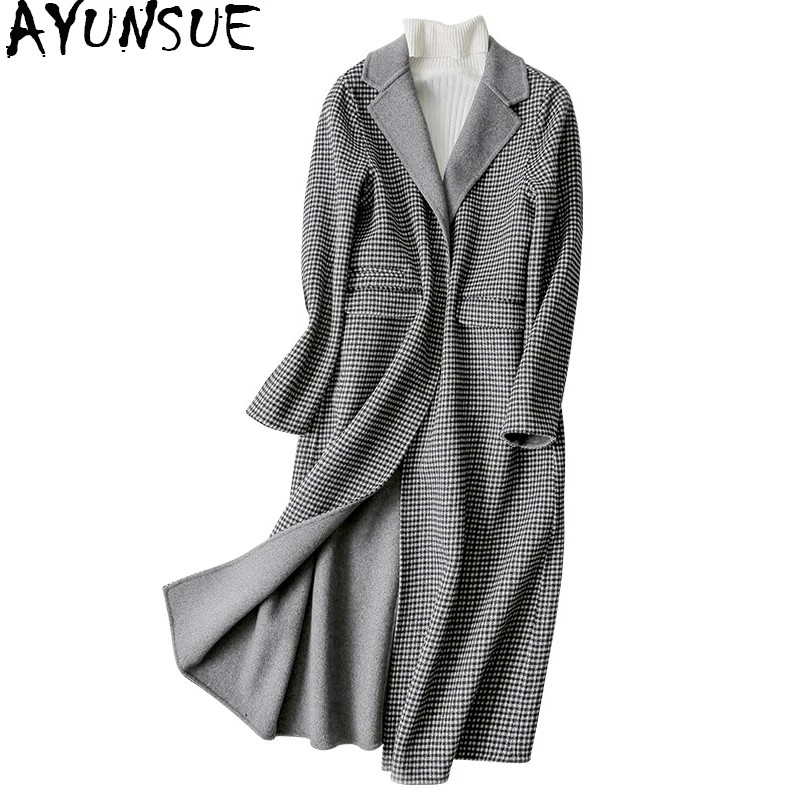 AYUNSUE England Style Long Wool Coat 2020 Women Winter Coats Turn-dwon Collar Plaid Woolen Female Jacket casacos 38010 WYQ1764
AYUNSUE England Style Long Wool Coat 2020 Women Winter Coats Turn-dwon Collar Plaid Woolen Female Jacket casacos 38010 WYQ1764