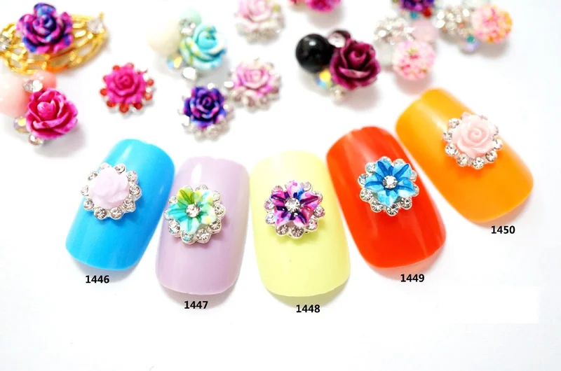 Factory Wholesales Super Shiny 27 Kinds MOQ 10pcs Metal Flower Nail Art Gold Rhinestones Nail Charms Jewelry 3d Nail Art Mix
Factory Wholesales Super Shiny 27 Kinds MOQ 10pcs Metal Flower Nail Art Gold Rhinestones Nail Charms Jewelry 3d Nail Art Mix