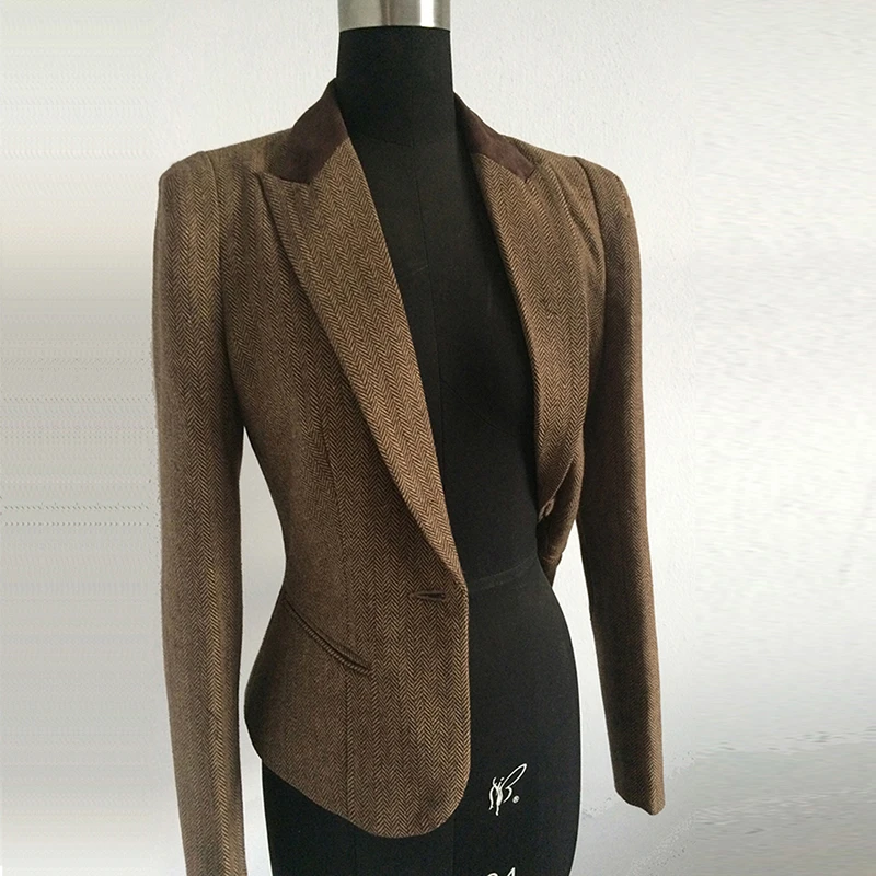 Autumn and winter new British retro small suit women short paragraph Slim suit jacket large code woolen jacket
Autumn and winter new British retro small suit women short paragraph Slim suit jacket large code woolen jacket
