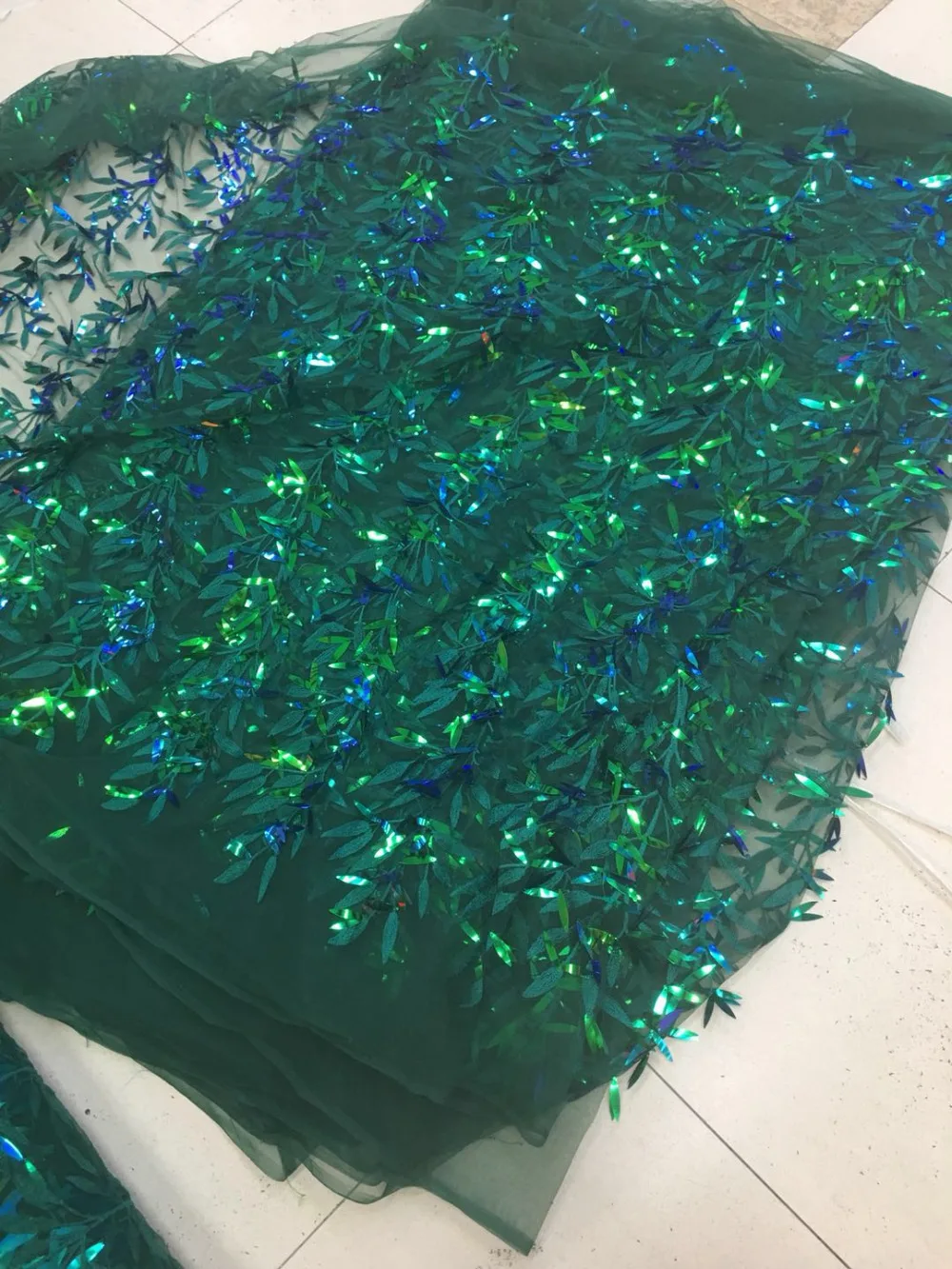 new 5yards/bag xx627# Mixed color good quality sequin tulle mesh lace fabric for bridal wedding dress/sawing Free shipping
new 5yards/bag xx627# Mixed color good quality sequin tulle mesh lace fabric for bridal wedding dress/sawing Free shipping
