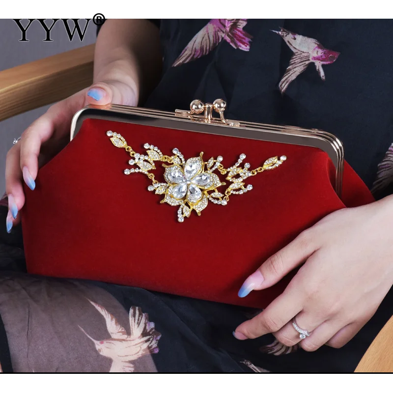 Elegant Appliques Women Clutch Bag 2019 Women Statement Jewelry Shoulder Crossbody Bags Chain Rhinestone Floral Handbag Female
Elegant Appliques Women Clutch Bag 2019 Women Statement Jewelry Shoulder Crossbody Bags Chain Rhinestone Floral Handbag Female