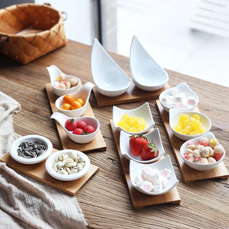 Ceramic Snacks Plates with Bamboo Tray Japan Style Creative Fruits Plate Afternoon Tea Serving Trays Desserts Plate Sauce Dish
Ceramic Snacks Plates with Bamboo Tray Japan Style Creative Fruits Plate Afternoon Tea Serving Trays Desserts Plate Sauce Dish
