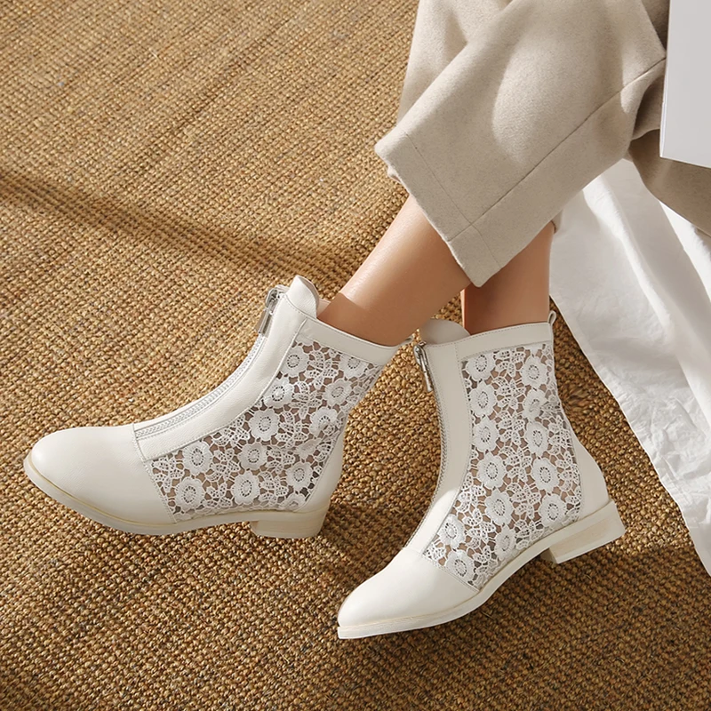 ISNOM Genuine Leather Boots Women Zip Round Toe Footwear Lace Ankle Boot Female Fashion Low Heels Shoes Woman Spring 2019 White
ISNOM Genuine Leather Boots Women Zip Round Toe Footwear Lace Ankle Boot Female Fashion Low Heels Shoes Woman Spring 2019 White