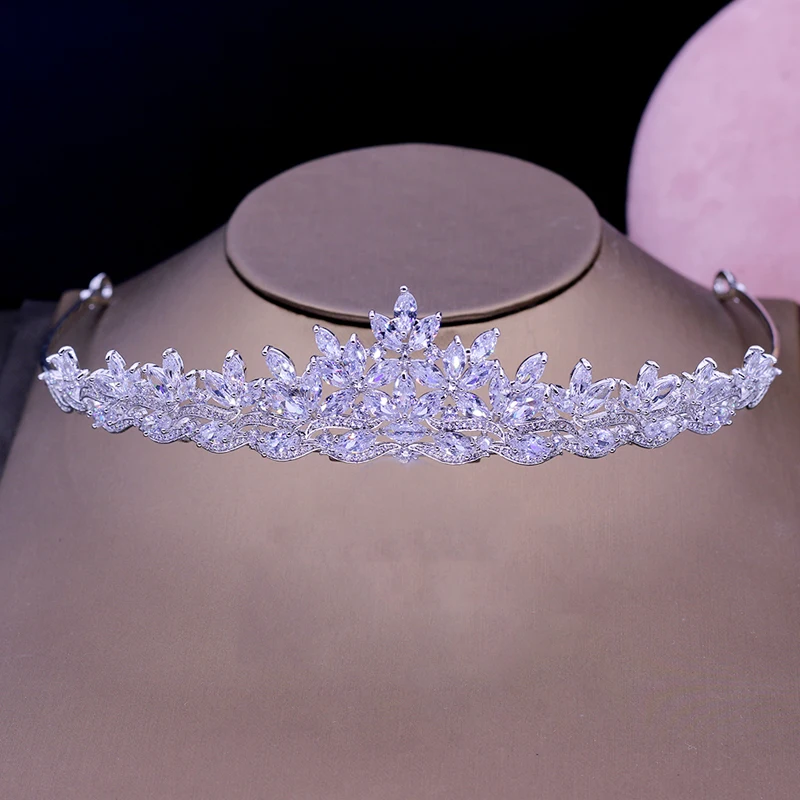 New Arrival Fashion Jewelry AAA Cubic Zirconia Pave Women Tiaras Hair Accessories Beauty Bride Wedding Crown For Gifts H-027
New Arrival Fashion Jewelry AAA Cubic Zirconia Pave Women Tiaras Hair Accessories Beauty Bride Wedding Crown For Gifts H-027