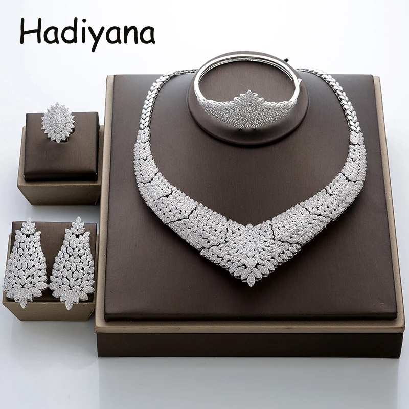 Hadiyana Gorgeous Micro Inlay Full Small CZ Flower Jewelry Set Round Cubic Zirconia Women Wedding Jewelry Sets For Brides TZ8027
Hadiyana Gorgeous Micro Inlay Full Small CZ Flower Jewelry Set Round Cubic Zirconia Women Wedding Jewelry Sets For Brides TZ8027