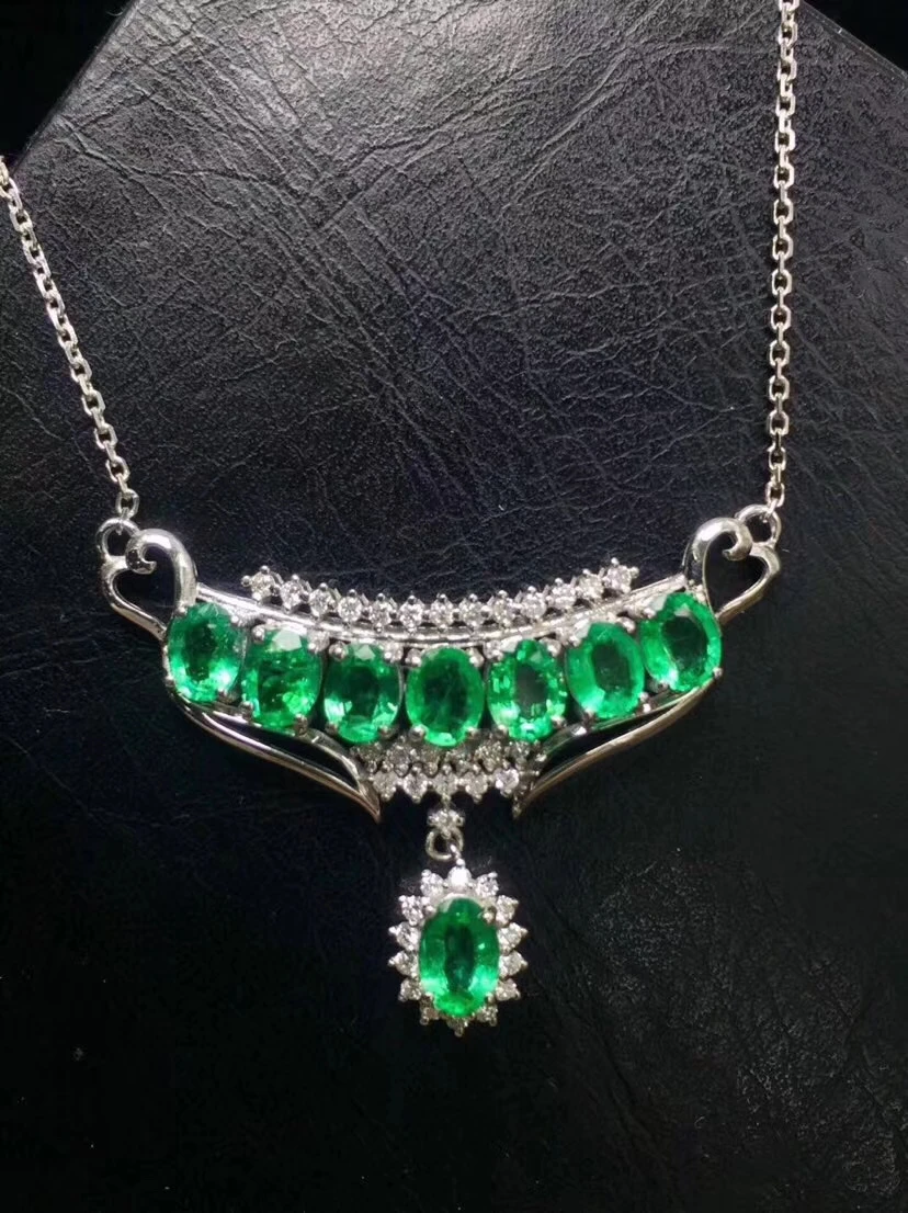 Natural green emerald Necklace Natural Gemstone Pendant Necklace 925 sliver women Luxury trendy Crown women party fine Jewelry
Natural green emerald Necklace Natural Gemstone Pendant Necklace 925 sliver women Luxury trendy Crown women party fine Jewelry