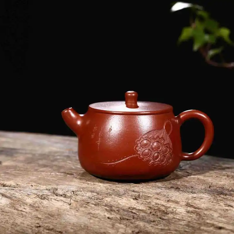 Pot Ore Mine Dahongpao Dakou Pot Hand-carved Lotus Peng National Special Price Factory Direct Selling Customization
Pot Ore Mine Dahongpao Dakou Pot Hand-carved Lotus Peng National Special Price Factory Direct Selling Customization