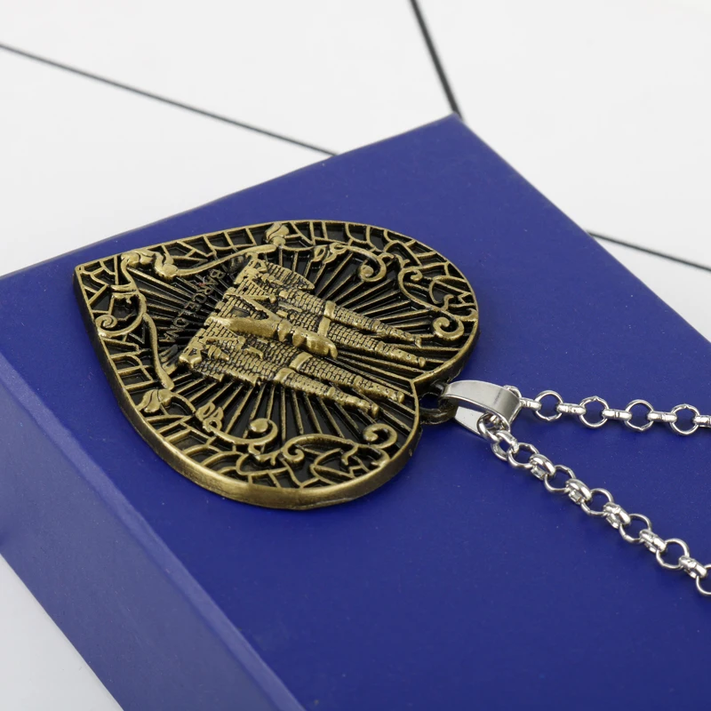 Vintage Barcelona Cathedral Necklace For Women Men Pendant Choker Jewellery Necklaces for Teen Girls
Vintage Barcelona Cathedral Necklace For Women Men Pendant Choker Jewellery Necklaces for Teen Girls