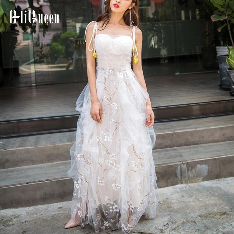 Luxury Women Floral Embroidery Sexy Lace Up Halter Runway Dresses Elegant Female Strapless Ball Gown Long Party Dress Vestidos
Luxury Women Floral Embroidery Sexy Lace Up Halter Runway Dresses Elegant Female Strapless Ball Gown Long Party Dress Vestidos