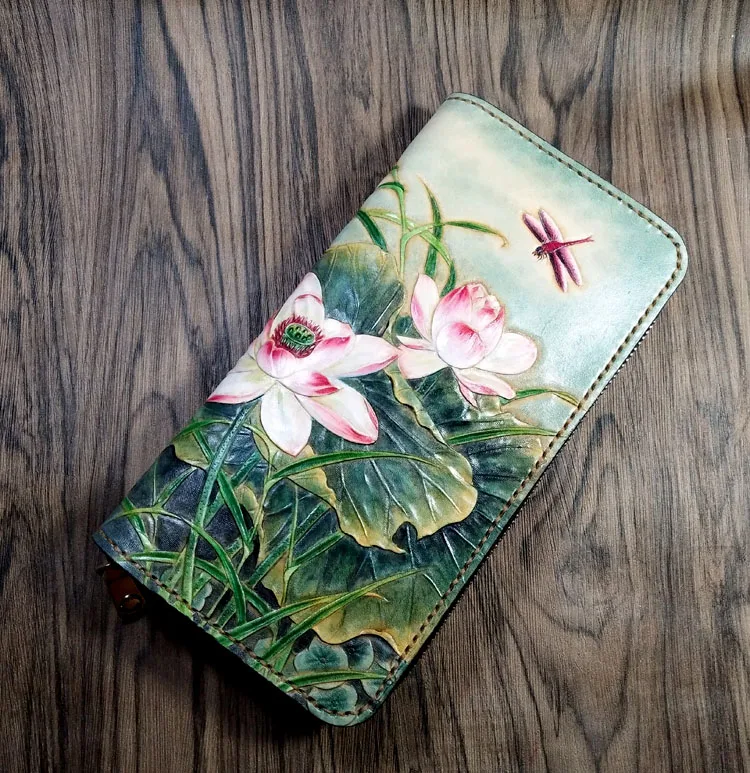 Chinese style Handmade Women Wallets Carving Lotus Zipper Bag Purses Ladies Clutch Vegetable Tanned Leather Wallet Special Gifts
Chinese style Handmade Women Wallets Carving Lotus Zipper Bag Purses Ladies Clutch Vegetable Tanned Leather Wallet Special Gifts