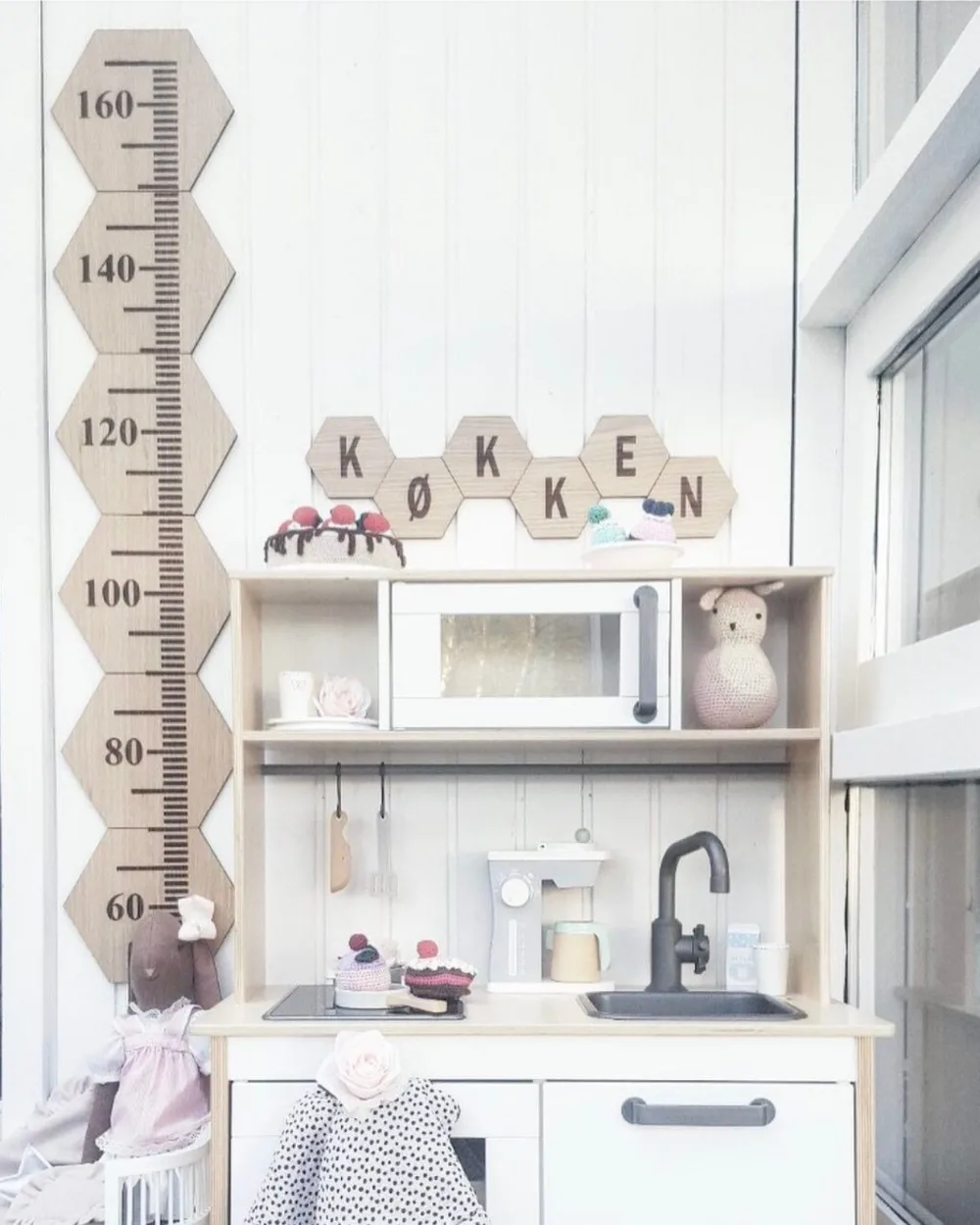 Wooden Nordic Children 's Height Ruler Height growth chart for kids room Wall Art Ornaments
Wooden Nordic Children 's Height Ruler Height growth chart for kids room Wall Art Ornaments