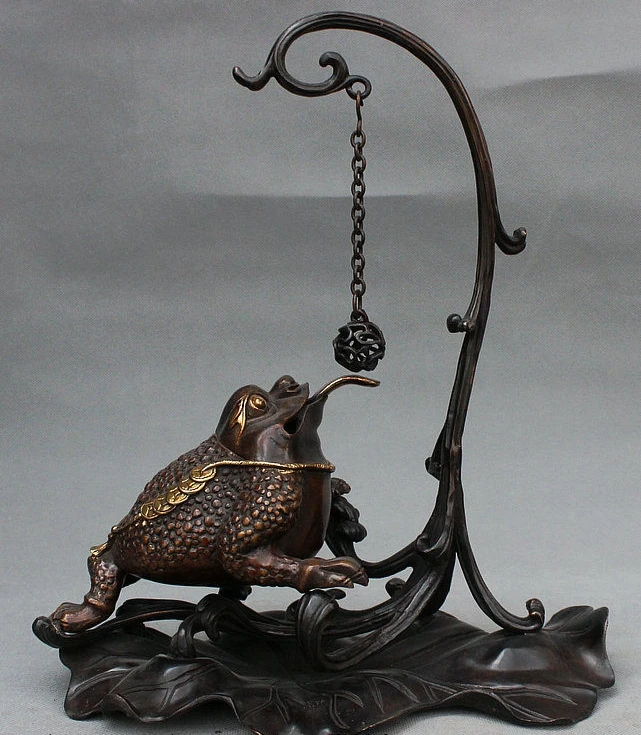 Chinese Purple Bronze Gilt Feng shui Wealth Golden Toad Spittor Statue Sculpture
Chinese Purple Bronze Gilt Feng shui Wealth Golden Toad Spittor Statue Sculpture