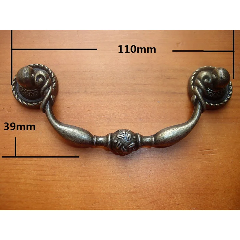 Vintage European Flower Wooden Wine Gift Box Furniture Handle Knobs Zinc Alloy Bronze Tone,110*39mm,4Pcs
Vintage European Flower Wooden Wine Gift Box Furniture Handle Knobs Zinc Alloy Bronze Tone,110*39mm,4Pcs