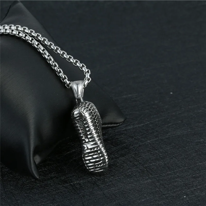 Hot Men Jewelry Stainless Steel Necklace Running Shoes Pendant Necklace Vintage Style Lovely Metal Pendent Necklac
Hot Men Jewelry Stainless Steel Necklace Running Shoes Pendant Necklace Vintage Style Lovely Metal Pendent Necklac