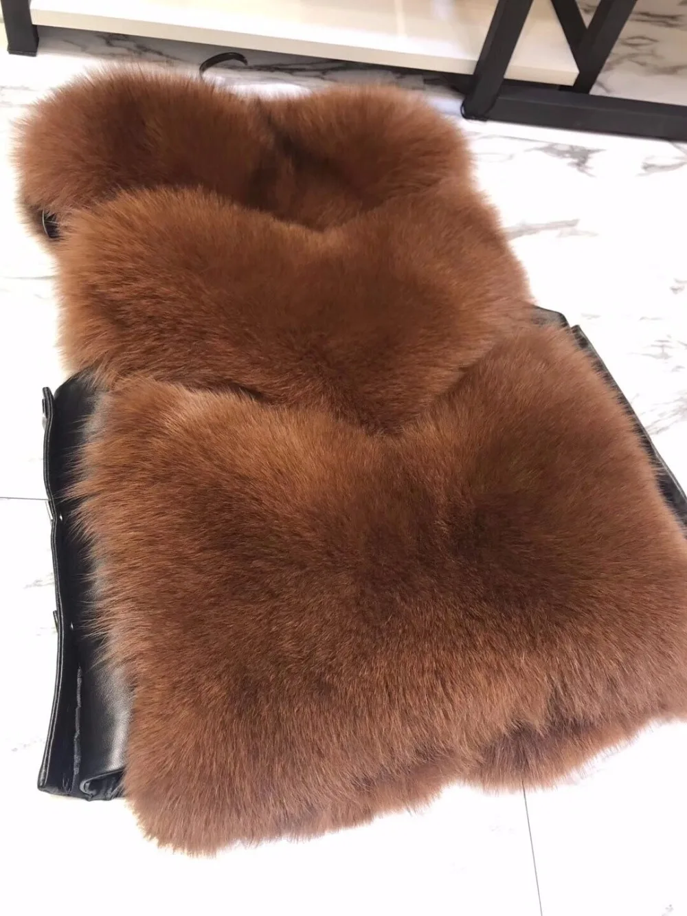 4 Colors Women's Real Fox Fur Vest Female Winter Whole Skin Fox Fur Waistcoat Coat Fashion Lady Short Gilet
4 Colors Women's Real Fox Fur Vest Female Winter Whole Skin Fox Fur Waistcoat Coat Fashion Lady Short Gilet