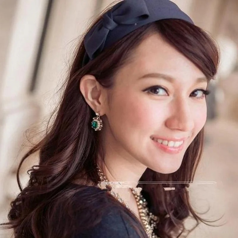 2020 Newest Korean Earrings Ladies Jewelry Pearls Vintage Fashion Shiny Crystal Square Earrings For Women Wholesale 8g
2020 Newest Korean Earrings Ladies Jewelry Pearls Vintage Fashion Shiny Crystal Square Earrings For Women Wholesale 8g