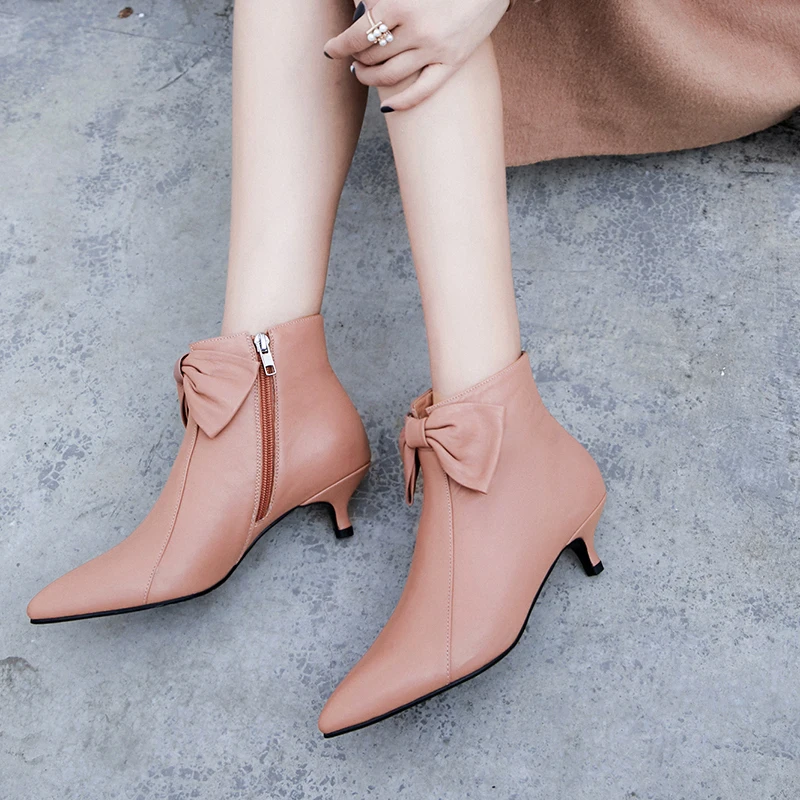 TXCNMB 2020 Boots Women Ankle Boots for Women Winter Genuine Leather Thin Heel Shoes Woman Pointed Toe Szie 41 42
TXCNMB 2020 Boots Women Ankle Boots for Women Winter Genuine Leather Thin Heel Shoes Woman Pointed Toe Szie 41 42