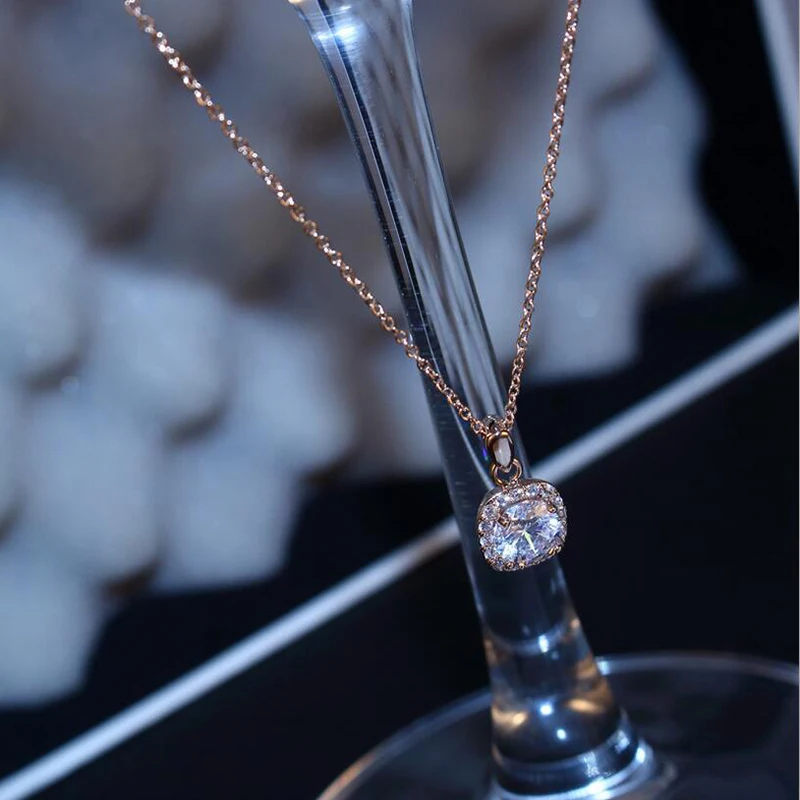 Simple Style Crystal Fashion Pendant Necklace for Women Retro Vintage Classic Rose Gold Color Cubic Zircon Necklaces &Pendants
Simple Style Crystal Fashion Pendant Necklace for Women Retro Vintage Classic Rose Gold Color Cubic Zircon Necklaces &Pendants