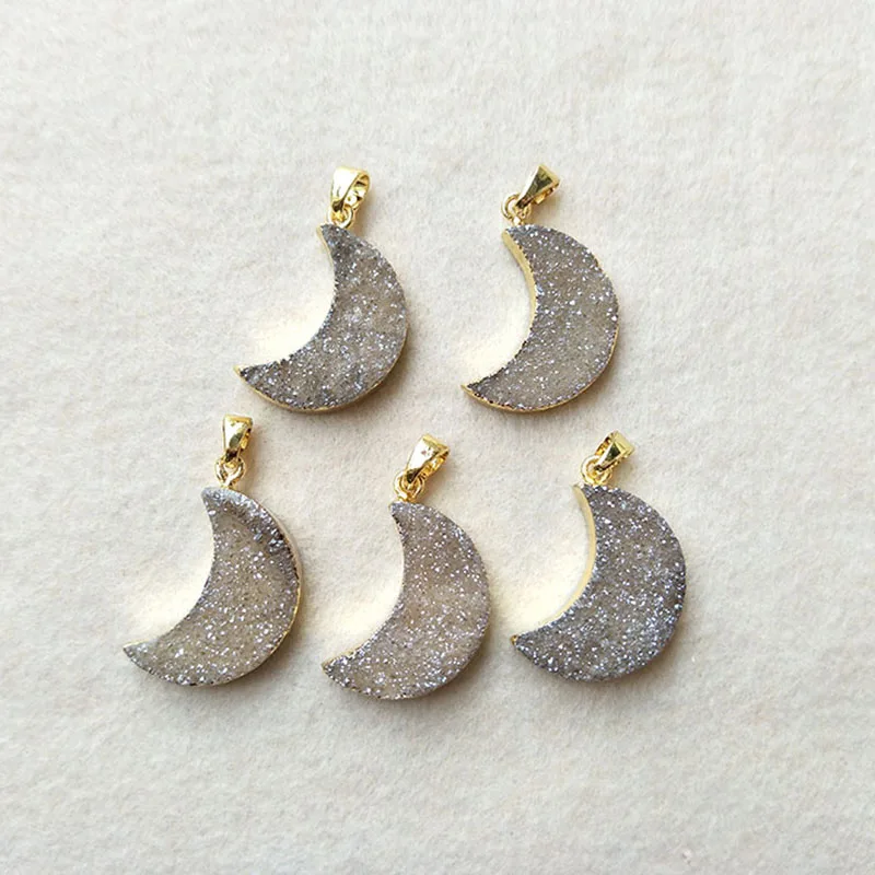 5pcs Gold color Natural Moon crystal Druzy Geode Pendant Handmade Gems stone Drusy Quartz charms Jewelry Making necklace PD253
5pcs Gold color Natural Moon crystal Druzy Geode Pendant Handmade Gems stone Drusy Quartz charms Jewelry Making necklace PD253