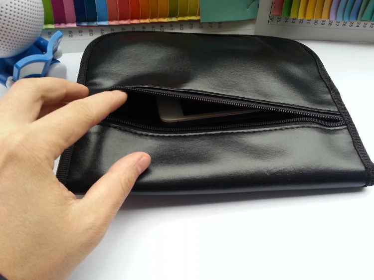 New Multifunction Business Bags RF Signal Blocker Anti-Radiation Degauss Shield Secrecy Case Pouch for Large size apple/tablet
New Multifunction Business Bags RF Signal Blocker Anti-Radiation Degauss Shield Secrecy Case Pouch for Large size apple/tablet