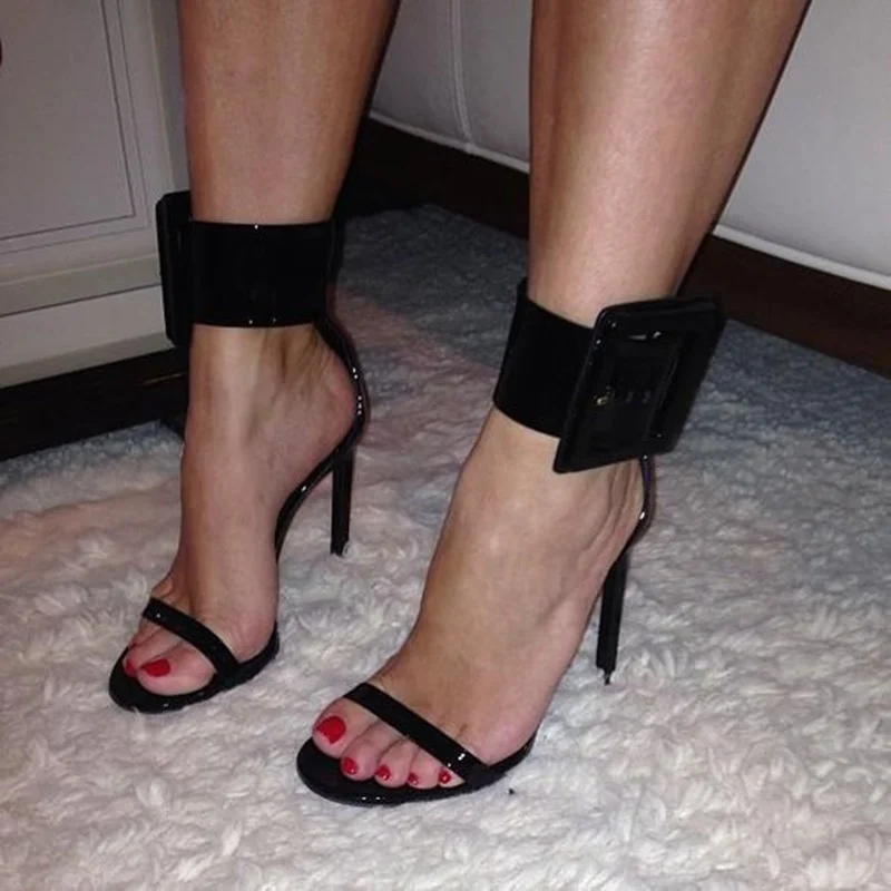 2018 New Sexy Patent Leather Women Sandals Thin High Heels 11 CM Gladiator Bandage Cross Tied Fashion Summer Party Femme Shoes
2018 New Sexy Patent Leather Women Sandals Thin High Heels 11 CM Gladiator Bandage Cross Tied Fashion Summer Party Femme Shoes