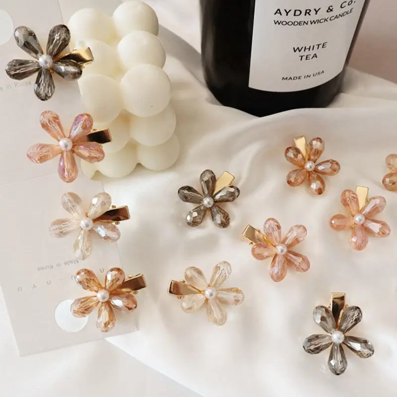 Korean Chic Pearl Flower Hair Pins Vintage Barrettes Hair Clips Crystal Metal Hair Accessories Hairgrip for ladies
Korean Chic Pearl Flower Hair Pins Vintage Barrettes Hair Clips Crystal Metal Hair Accessories Hairgrip for ladies