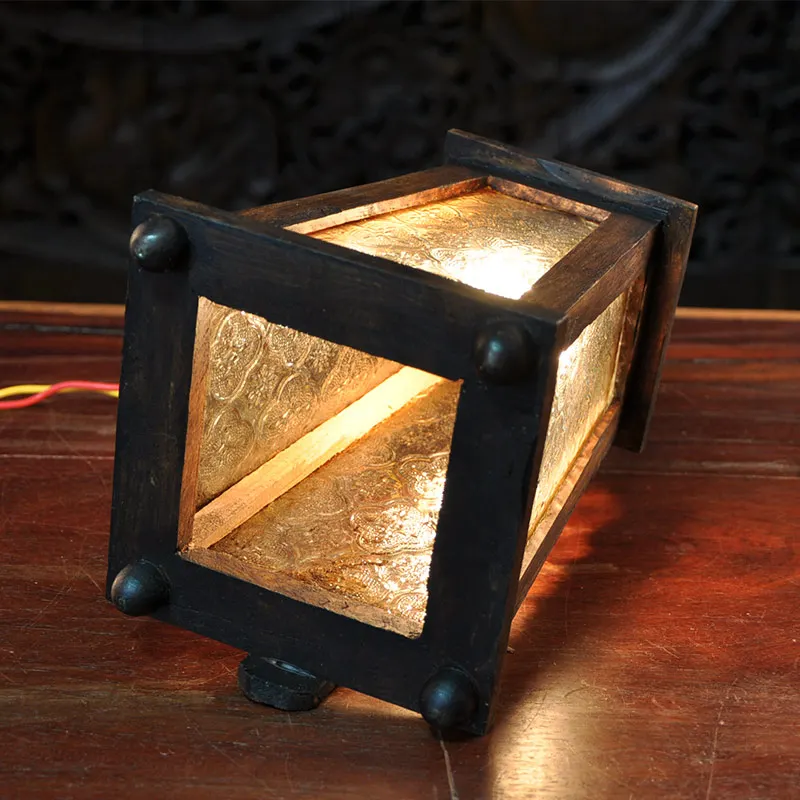 Solid wood carving vintage bar hotel staircase corridor lamp southeast Asian style art decoration wall lamp
Solid wood carving vintage bar hotel staircase corridor lamp southeast Asian style art decoration wall lamp
