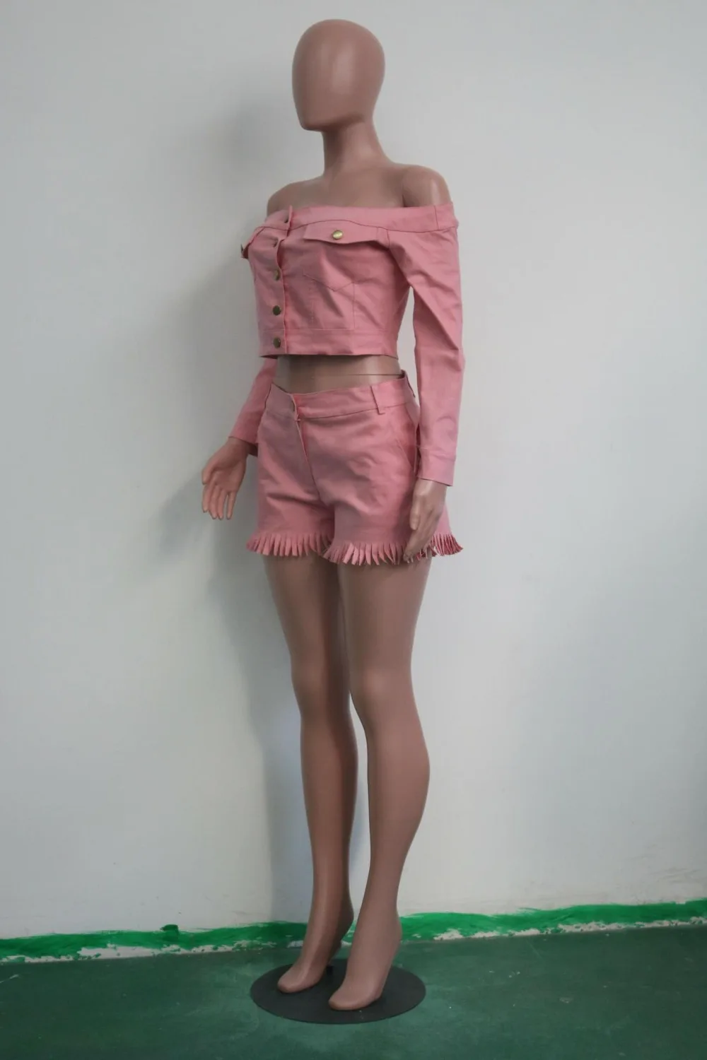 Lovely Cute Pink Full Sleeve Top With Shorts Off Shoulder Women New Shorts Suits Two Piece Women Set
Lovely Cute Pink Full Sleeve Top With Shorts Off Shoulder Women New Shorts Suits Two Piece Women Set