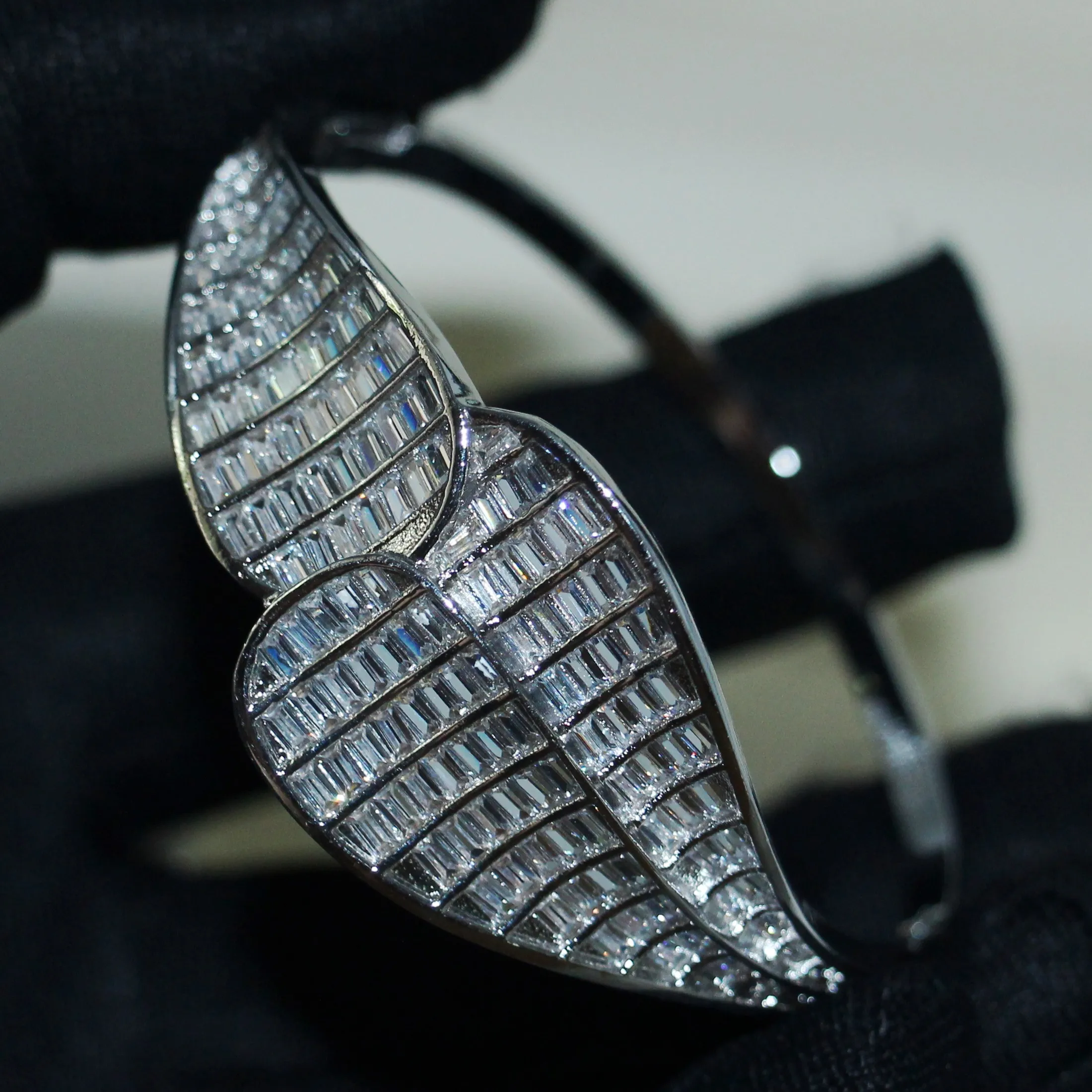 Classical Brand New Luxury Jewelry 925 Sterling Silver Full Princess Cut White Clear 5A Cubic Zirconia Snake Bangle For Women
Classical Brand New Luxury Jewelry 925 Sterling Silver Full Princess Cut White Clear 5A Cubic Zirconia Snake Bangle For Women