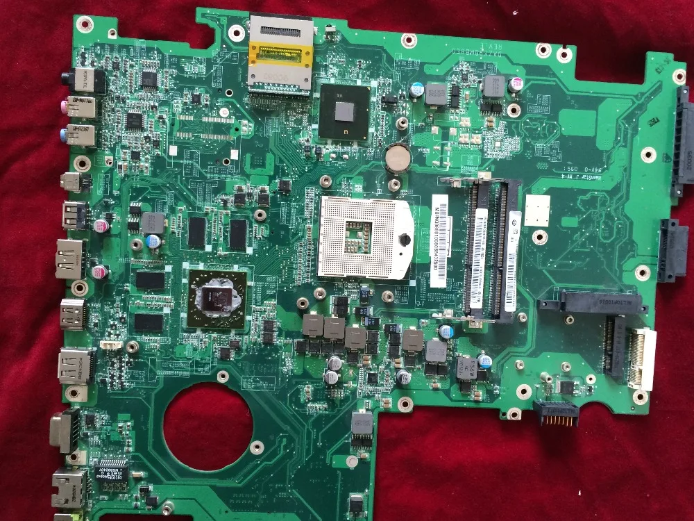 Используется для ноутбука Acer Aspire 8942G материнская плата s989 DAZY9BMB8E0 Rev E MBPNQ06001 100% проверенный ОК
Используется для ноутбука Acer Aspire 8942G материнская плата s989 DAZY9BMB8E0 Rev E MBPNQ06001 100% проверенный ОК