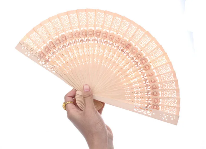 DHL free shipping Vintage Silk Fan folding bamboo original carved wooden hand fan party bridal Wedding Favors 100 pcs / lot
DHL free shipping Vintage Silk Fan folding bamboo original carved wooden hand fan party bridal Wedding Favors 100 pcs / lot