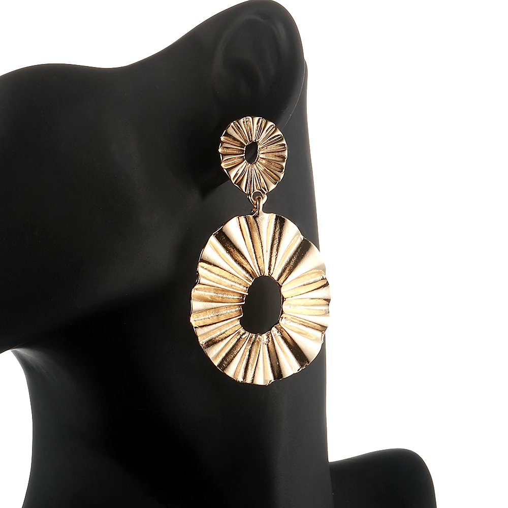 Gold Color Vintage Earrings For Women Geometric Dangle big Statement Earrings 2019 Hanging earings trendy fashion Jewelry
Gold Color Vintage Earrings For Women Geometric Dangle big Statement Earrings 2019 Hanging earings trendy fashion Jewelry