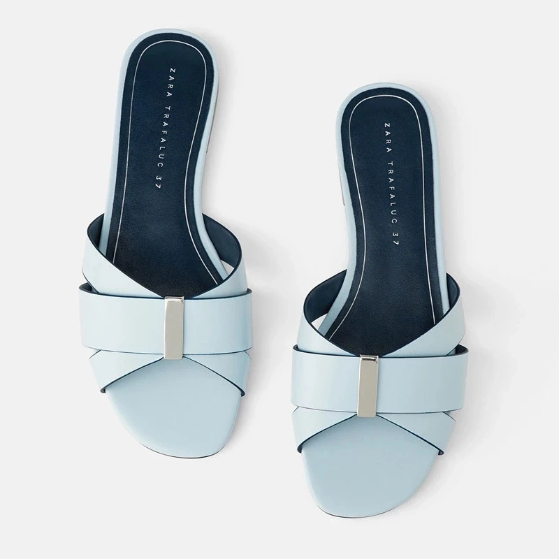 Новые сандалии феи с металлическими деталями пляжные шлепанцы открытым носком и