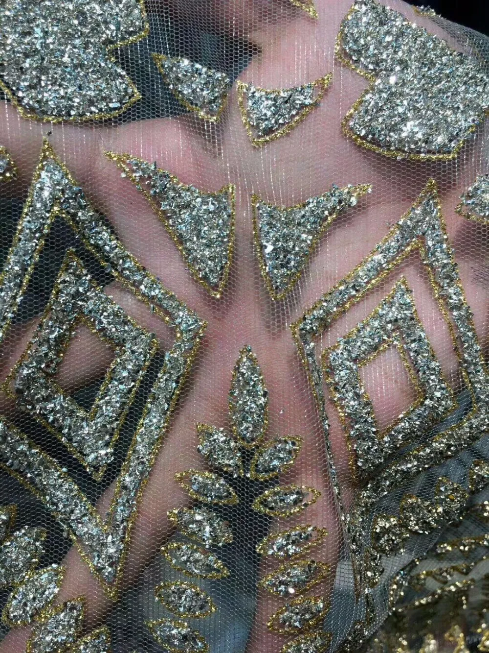 good looking tulle embroidery french net lace fabric z-han11161 with glitter for party dress
good looking tulle embroidery french net lace fabric z-han11161 with glitter for party dress