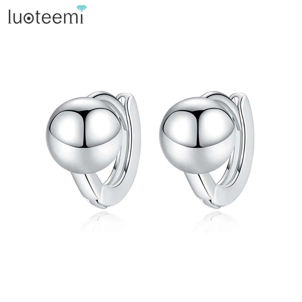 LUOTEEMI Exquisite Ball Stud Earrings for Women Party Dating Female Jewelry Two Colors Cute Small Aretes De Mujer Christmas Gift
LUOTEEMI Exquisite Ball Stud Earrings for Women Party Dating Female Jewelry Two Colors Cute Small Aretes De Mujer Christmas Gift