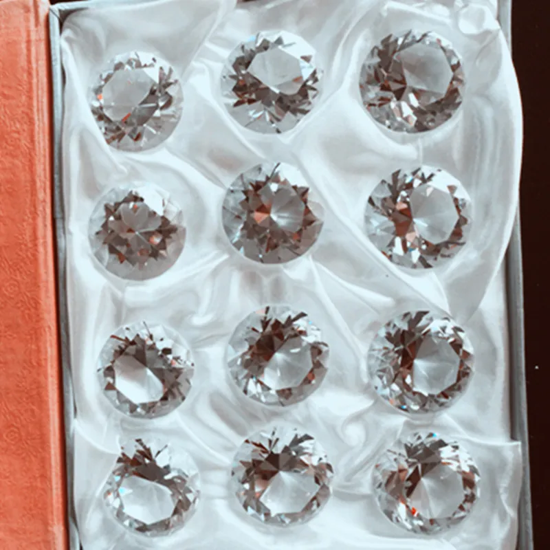 Clear Crystal Diamond Paperweight 40mm 12pcs/sst Feng Shui Quartz Stone Crafts For Home Wedding Decor Ornament Gifts Souvenir
Clear Crystal Diamond Paperweight 40mm 12pcs/sst Feng Shui Quartz Stone Crafts For Home Wedding Decor Ornament Gifts Souvenir