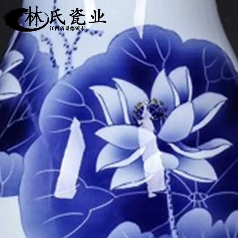 Jingdezhen Ceramics Hand-painted Blue Lotus Vase Arrangement Porcelain Vase and Flower Ornaments
Jingdezhen Ceramics Hand-painted Blue Lotus Vase Arrangement Porcelain Vase and Flower Ornaments