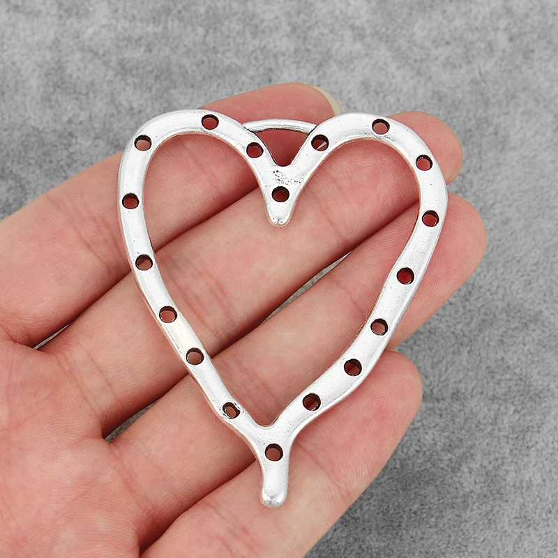 2Pcs Tibetan Silver Large Hollow Heart Charms Pendant Sixteen Holes For DIY Necklace Jewelry Making Supplies
2Pcs Tibetan Silver Large Hollow Heart Charms Pendant Sixteen Holes For DIY Necklace Jewelry Making Supplies