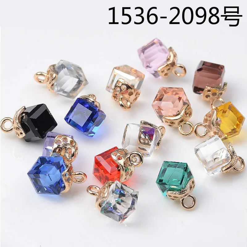 50PCS Alloy Material Gold Tone Imitation Crystal Cube Beads Charm pendants for Earring DIY Jewelry Accessory Findings
50PCS Alloy Material Gold Tone Imitation Crystal Cube Beads Charm pendants for Earring DIY Jewelry Accessory Findings
